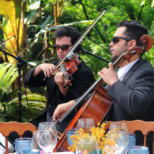 Quarteto de cordas para casamento e evento corporativo.